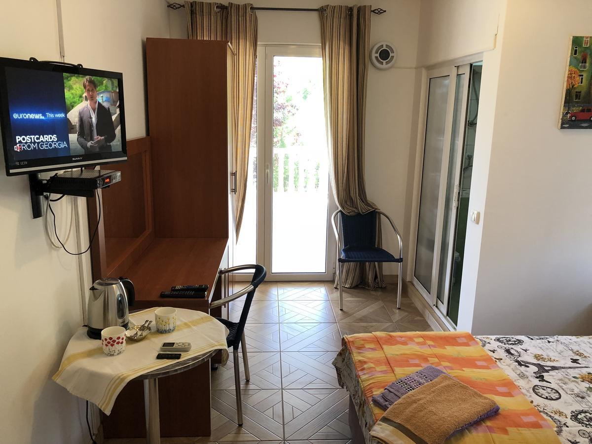 Axenia Hotel Utjeha-Bušat Eksteriør billede