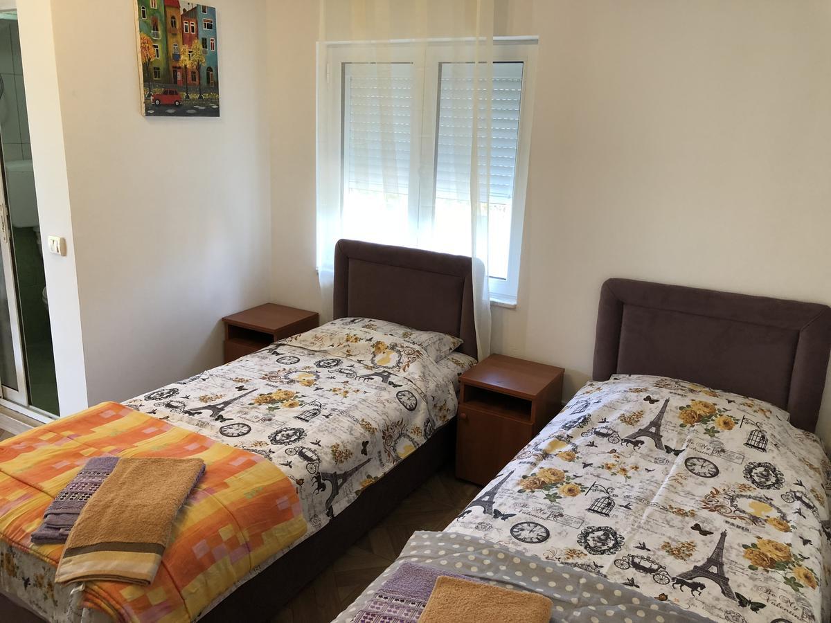 Axenia Hotel Utjeha-Bušat Eksteriør billede