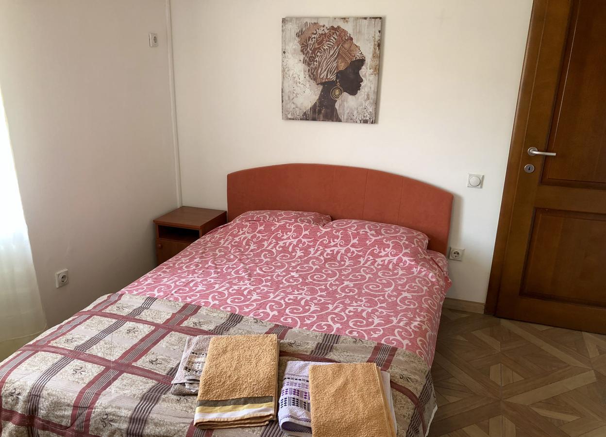 Axenia Hotel Utjeha-Bušat Eksteriør billede